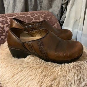 Brown Dansko clogs 37